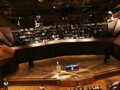 I attended Noam Chomsky's conference at Sala Nezahualc�yotl, UNAM