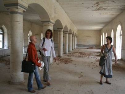 transforming a military place into a dance theatre