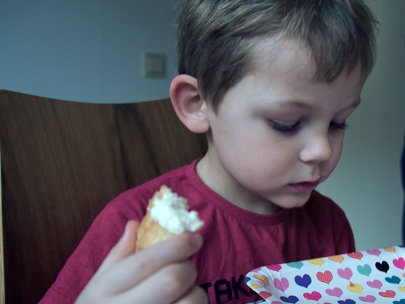 kids and waffels