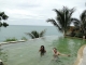 In paradise with Ana and Anna